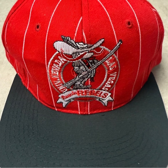 Vintage Starter UNLV Runnin' Rebels hat pinstripe rare 90's - Picture 3 of 7